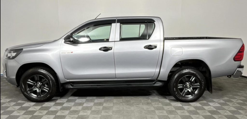 Mobility & Vehicle Services Double cabin pickup mobility service in Douala Cameroon